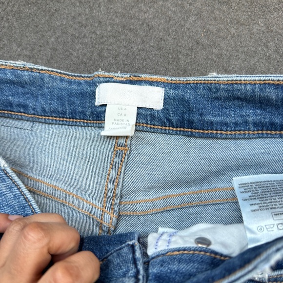 H&M Denim Blue women's Distressed Shorts size 6 mini pockets nwt  A5 - Picture 2 of 5